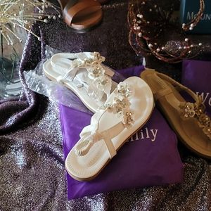 Summer footwear. WOLLANLILY - MOUNTAIN SOLE - NATURALIZER